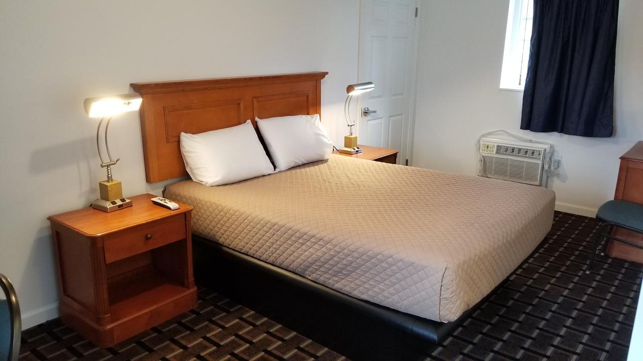 Budget Inn Breezewood Eksteriør billede