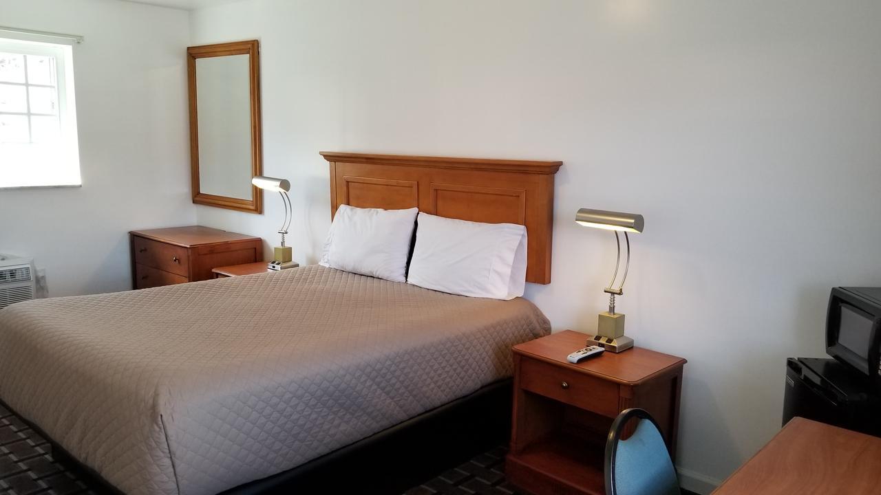Budget Inn Breezewood Eksteriør billede
