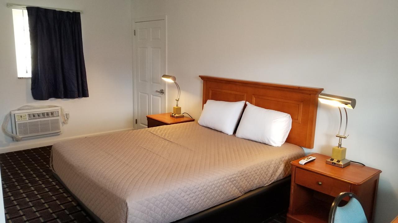 Budget Inn Breezewood Eksteriør billede