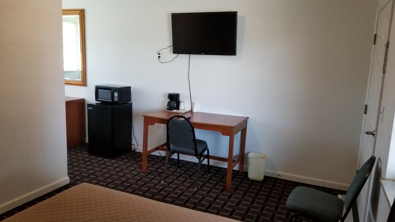 Budget Inn Breezewood Eksteriør billede