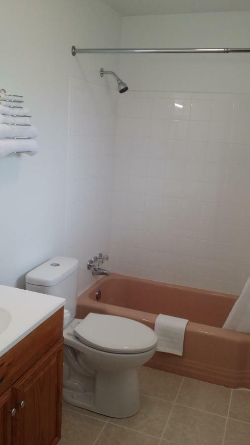 Budget Inn Breezewood Eksteriør billede